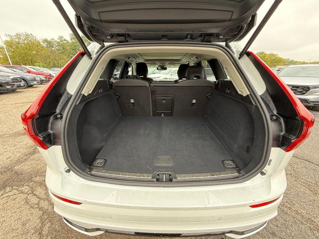 used 2025 Volvo XC60 car, priced at $40,987