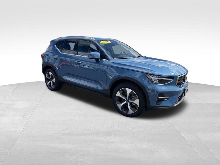 new 2024 Volvo XC40 car, priced at $37,875