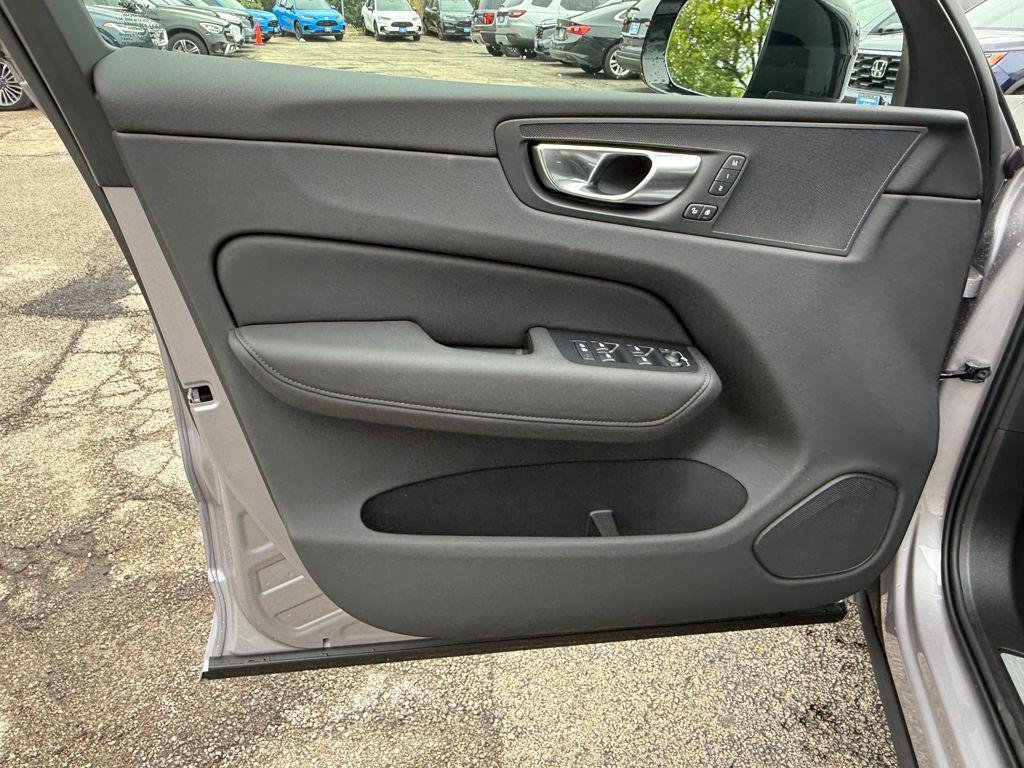 new 2026 Volvo XC60 car, priced at $54,985