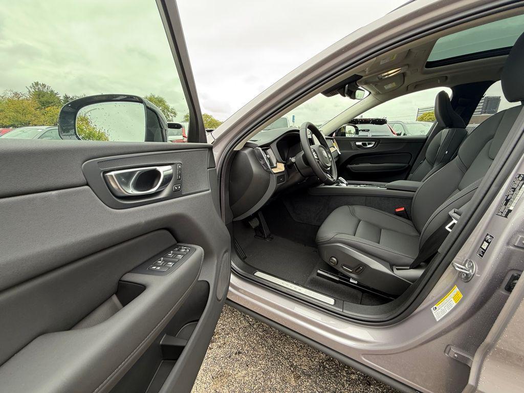 new 2026 Volvo XC60 car, priced at $54,985