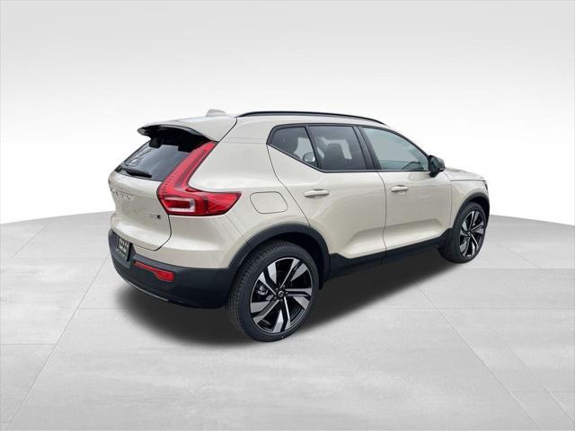 new 2025 Volvo XC40 car, priced at $51,710