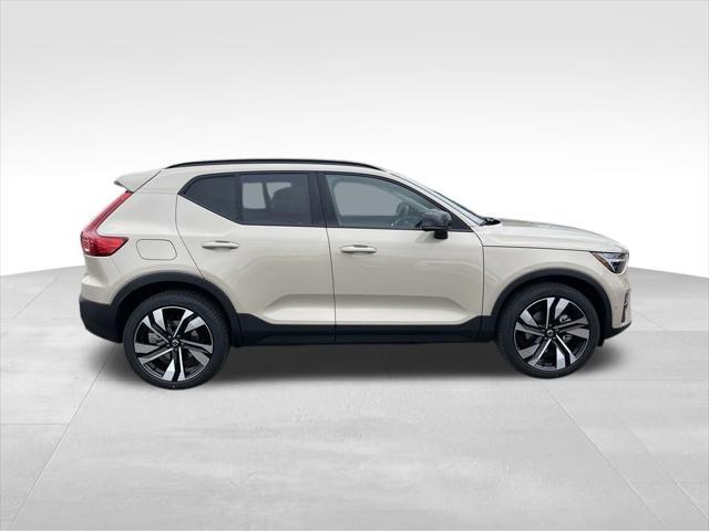 new 2025 Volvo XC40 car, priced at $51,710