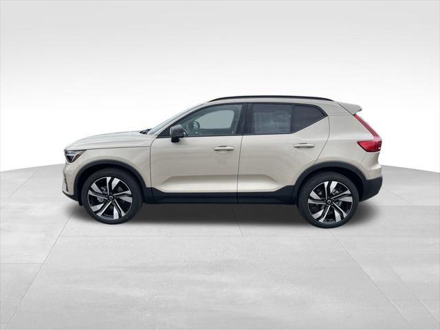 new 2025 Volvo XC40 car, priced at $51,710