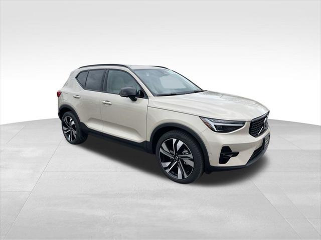 new 2025 Volvo XC40 car, priced at $51,710