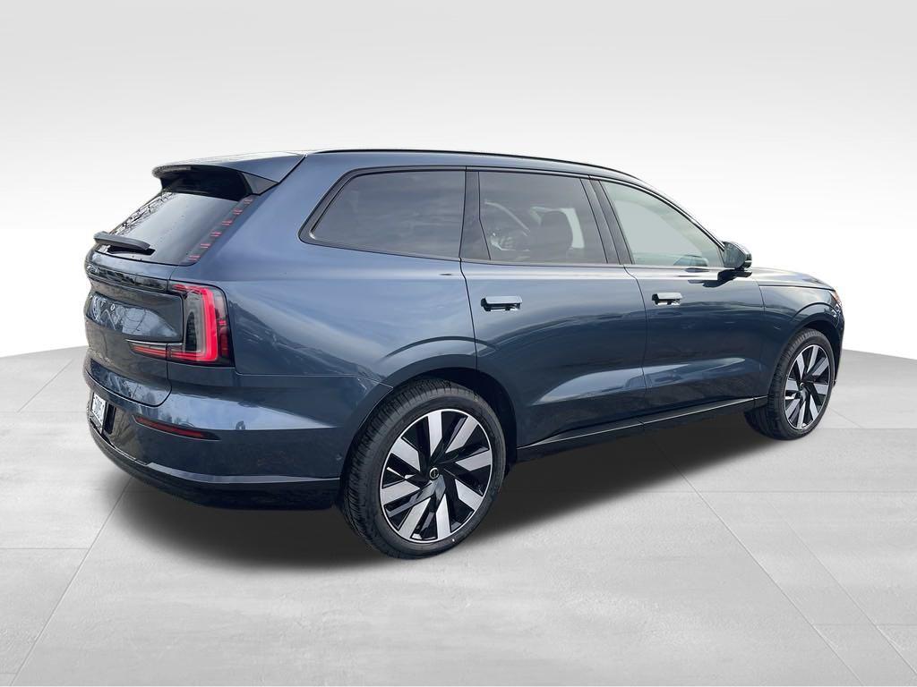 new 2025 Volvo EX90 car, priced at $82,146
