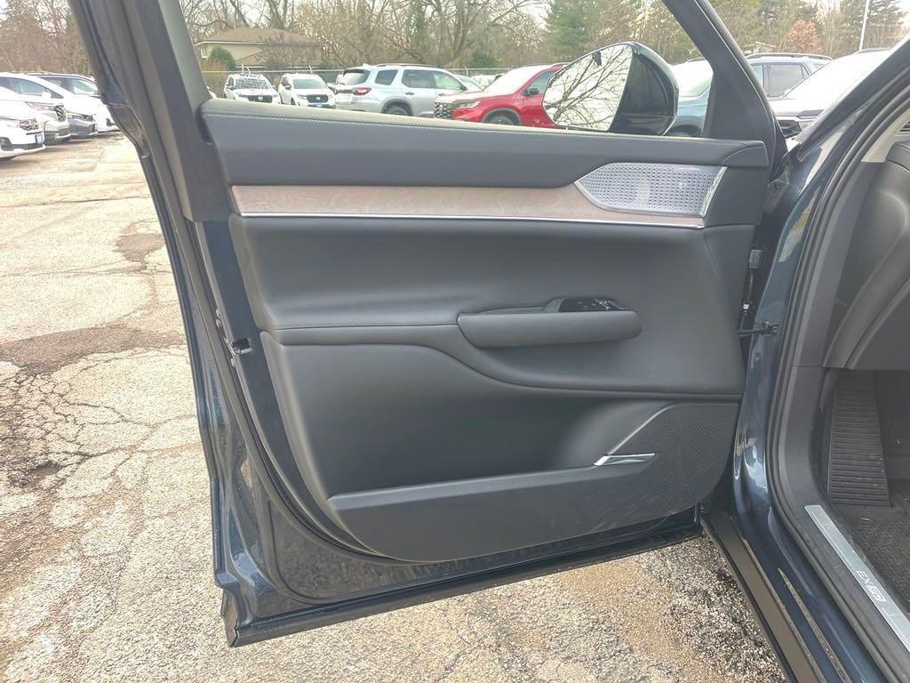 new 2025 Volvo EX90 car, priced at $82,146