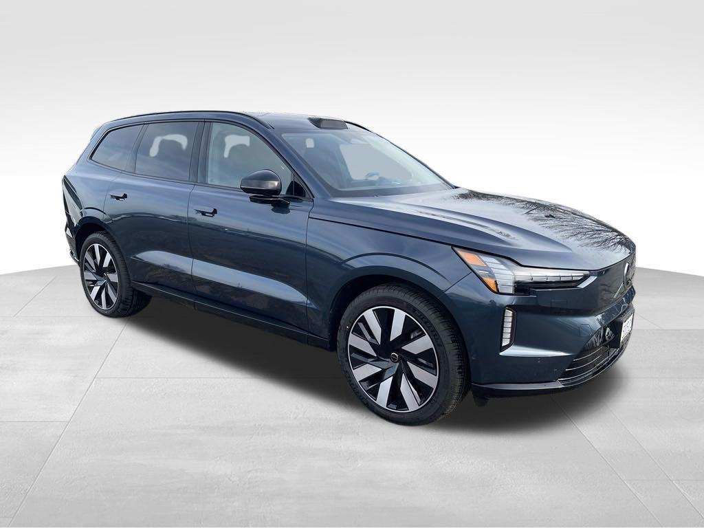 new 2025 Volvo EX90 car, priced at $82,146