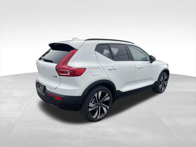 new 2025 Volvo XC40 car, priced at $44,810