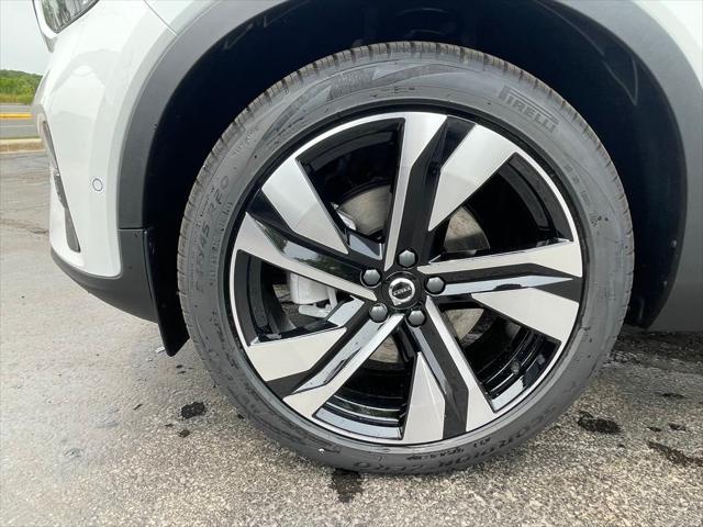 new 2025 Volvo XC40 car, priced at $44,810