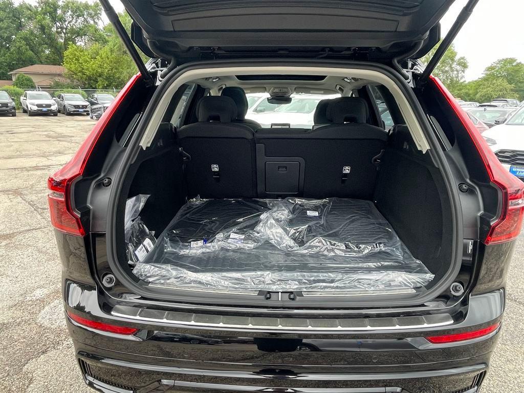 new 2026 Volvo XC60 car, priced at $56,985