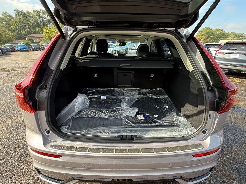 new 2026 Volvo XC60 car, priced at $56,375