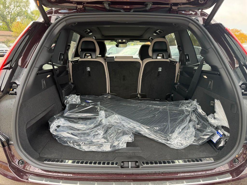 new 2026 Volvo XC90 Plug-In Hybrid car, priced at $78,875