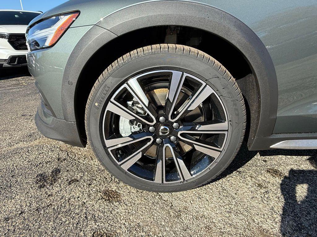 new 2026 Volvo V60 Cross Country car, priced at $59,365