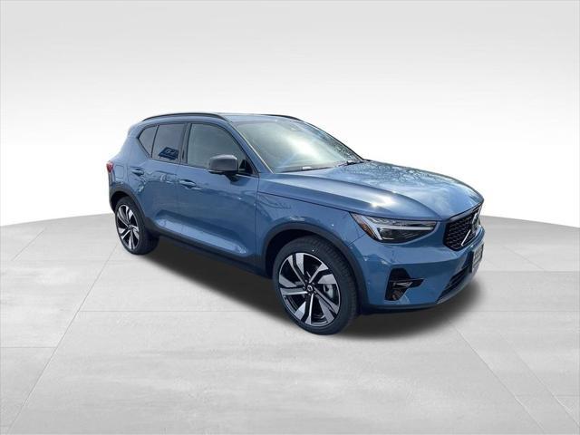 new 2025 Volvo XC40 car, priced at $51,565