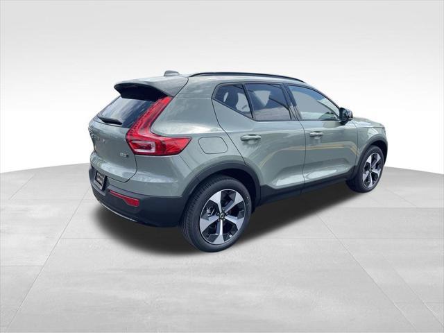 new 2025 Volvo XC40 car, priced at $46,815