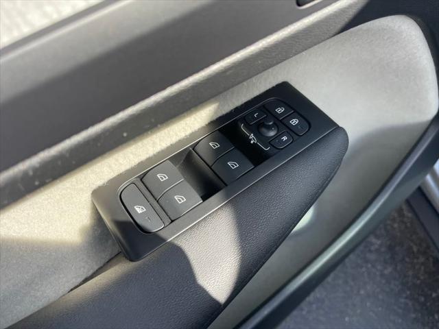 used 2022 Volvo XC40 car, priced at $34,800