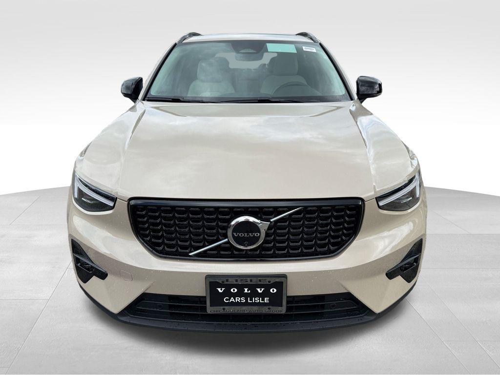 new 2026 Volvo XC40 car, priced at $51,975