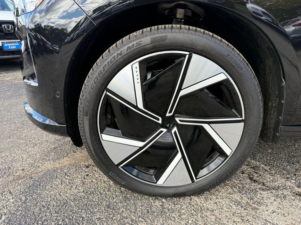 new 2025 Volvo EX90 car, priced at $80,694