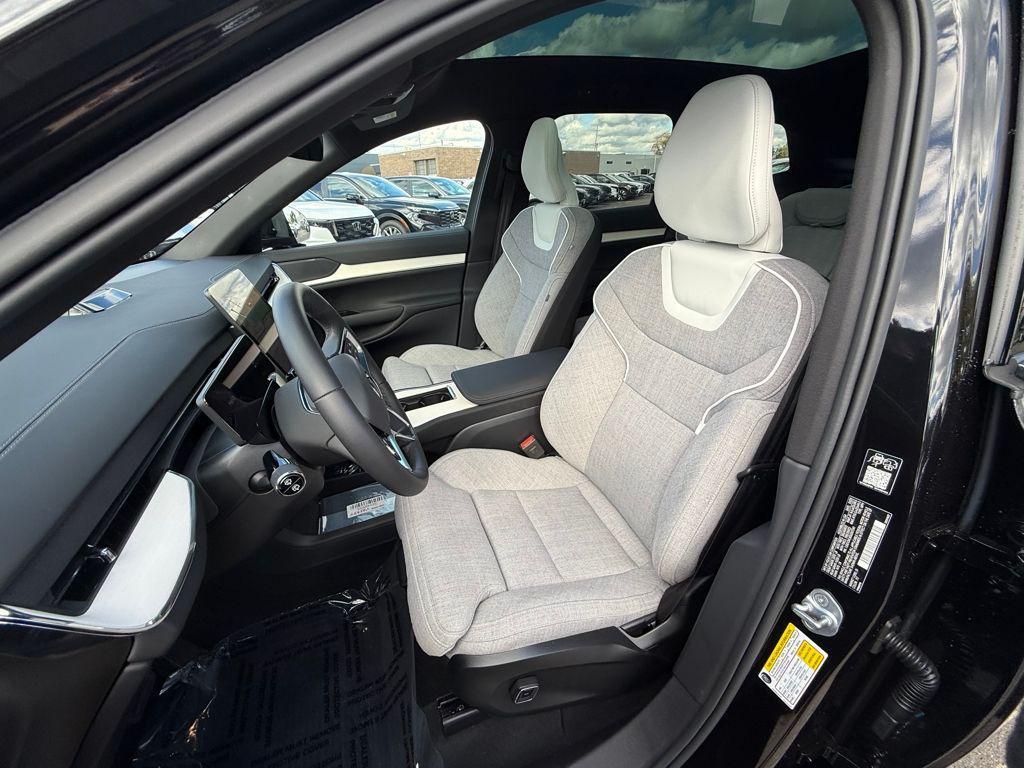 new 2025 Volvo EX90 car, priced at $80,694