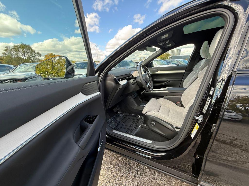 new 2025 Volvo EX90 car, priced at $80,694