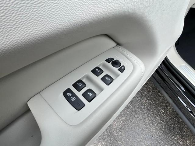 new 2025 Volvo XC60 Plug-In Hybrid car, priced at $66,260