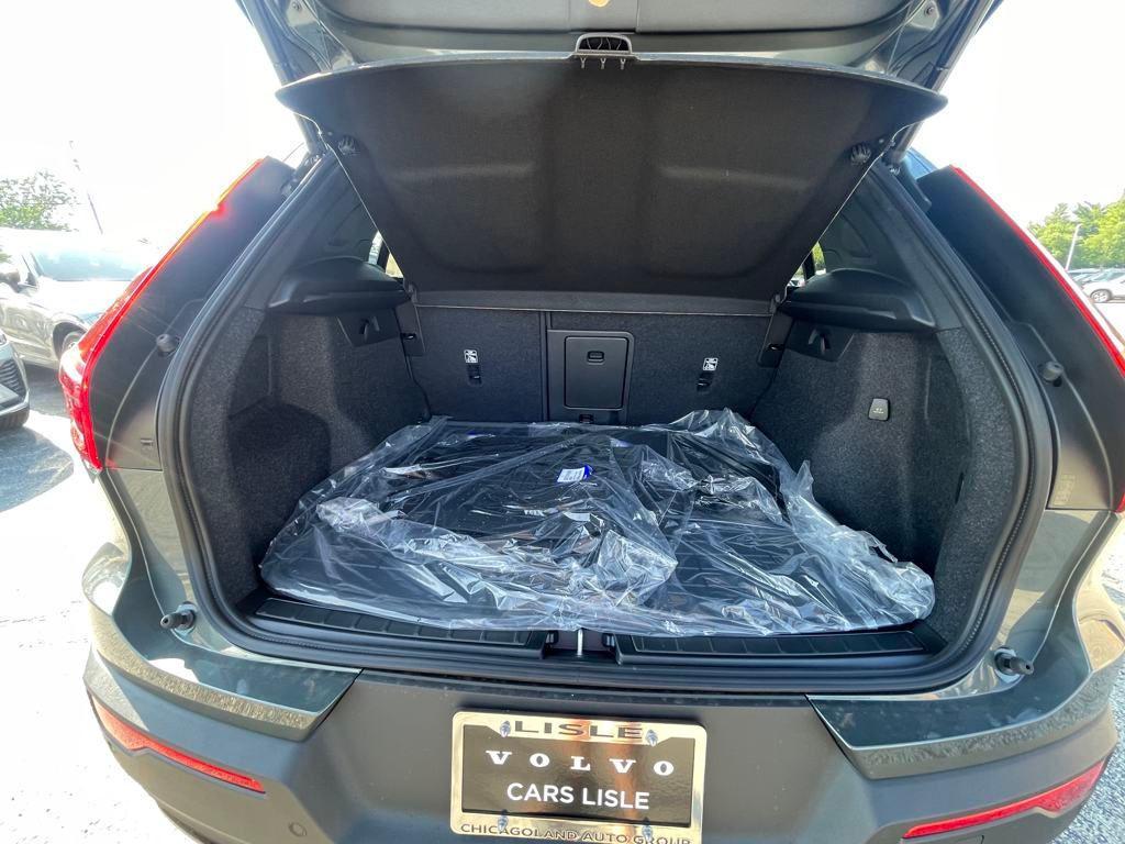 new 2026 Volvo XC40 car, priced at $55,920