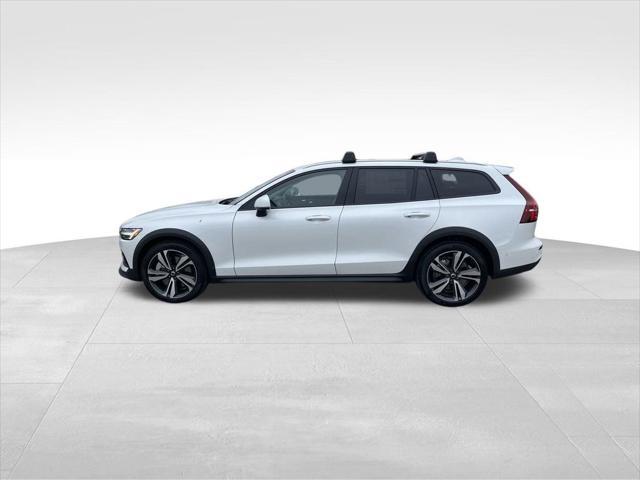 new 2024 Volvo V60 Cross Country car, priced at $49,986