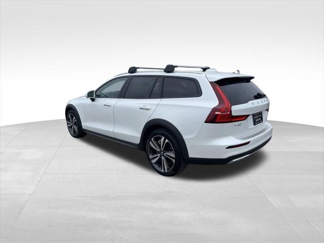 new 2024 Volvo V60 Cross Country car, priced at $49,986