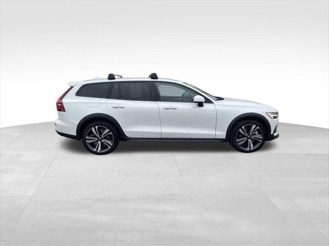 new 2024 Volvo V60 Cross Country car, priced at $49,986