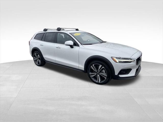 new 2024 Volvo V60 Cross Country car, priced at $49,986