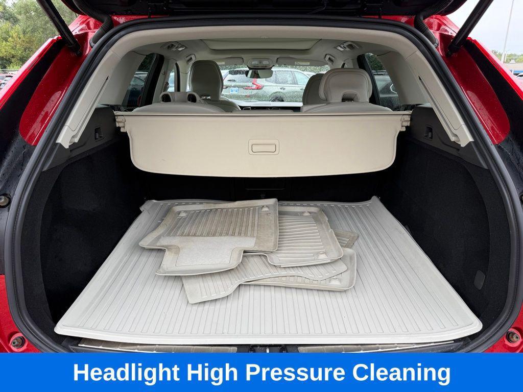 used 2022 Volvo XC60 car, priced at $37,895