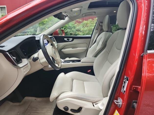 used 2022 Volvo XC60 car, priced at $37,895