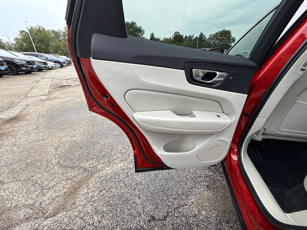 used 2022 Volvo XC60 car, priced at $35,551