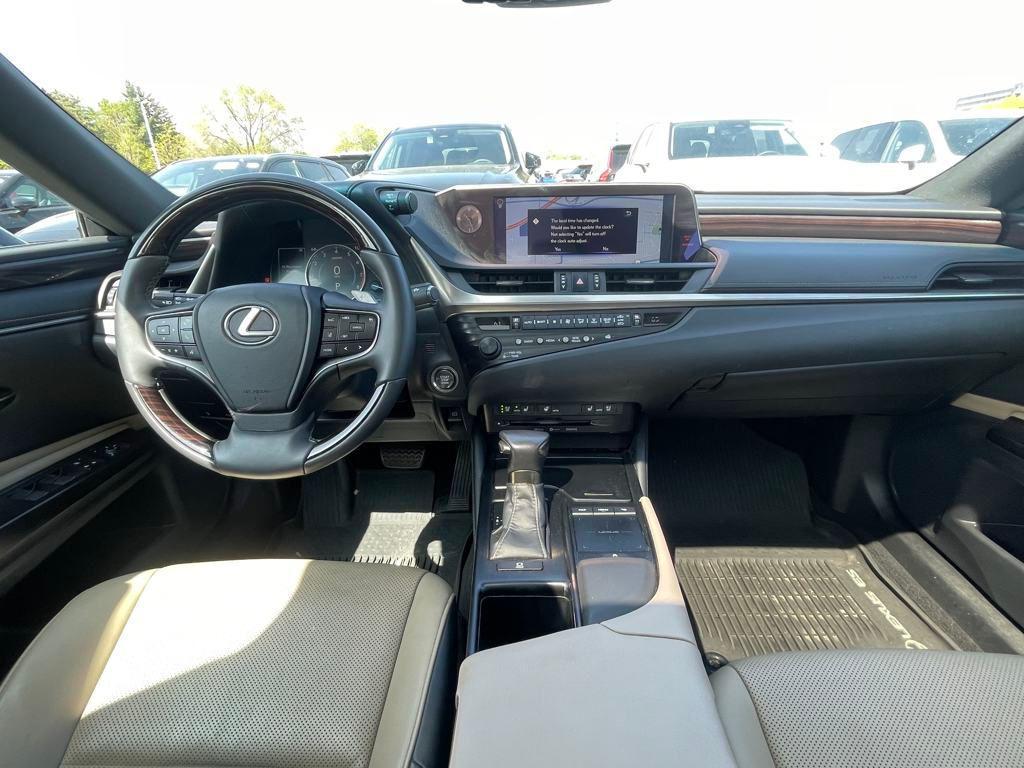 used 2019 Lexus ES 350 car, priced at $25,525