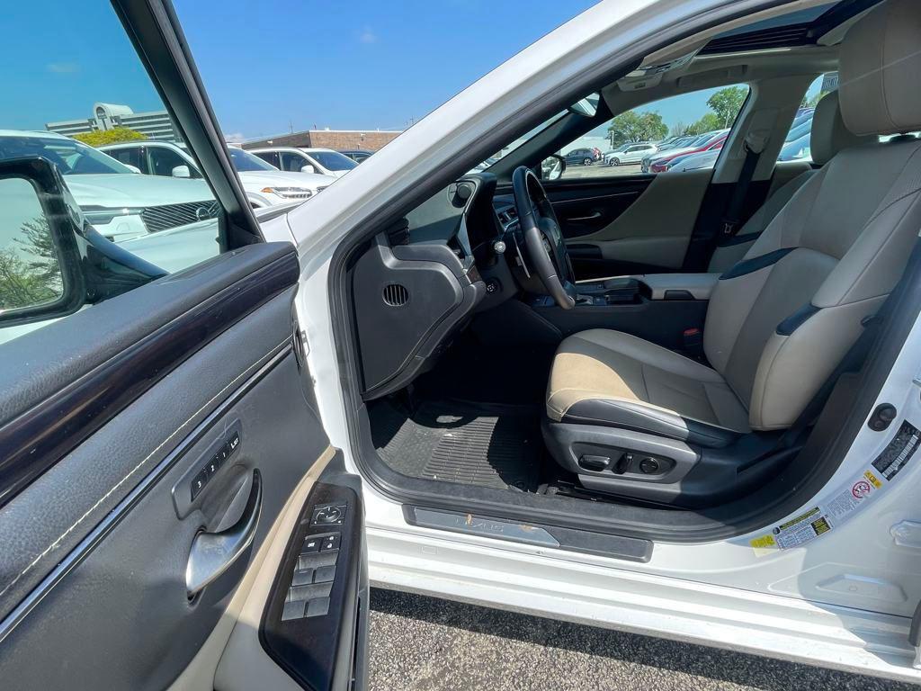 used 2019 Lexus ES 350 car, priced at $25,525