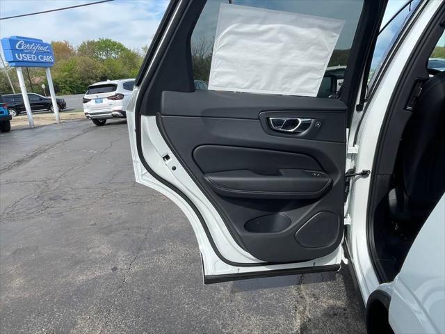 new 2025 Volvo XC60 car, priced at $55,400