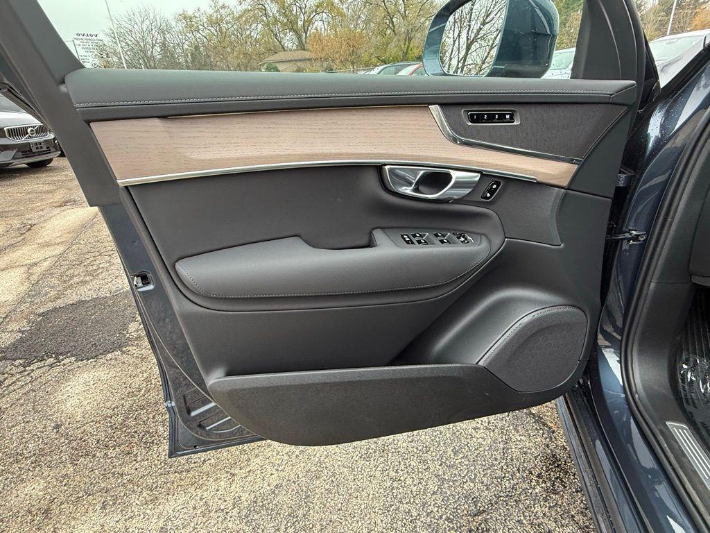 new 2026 Volvo XC90 car, priced at $67,485