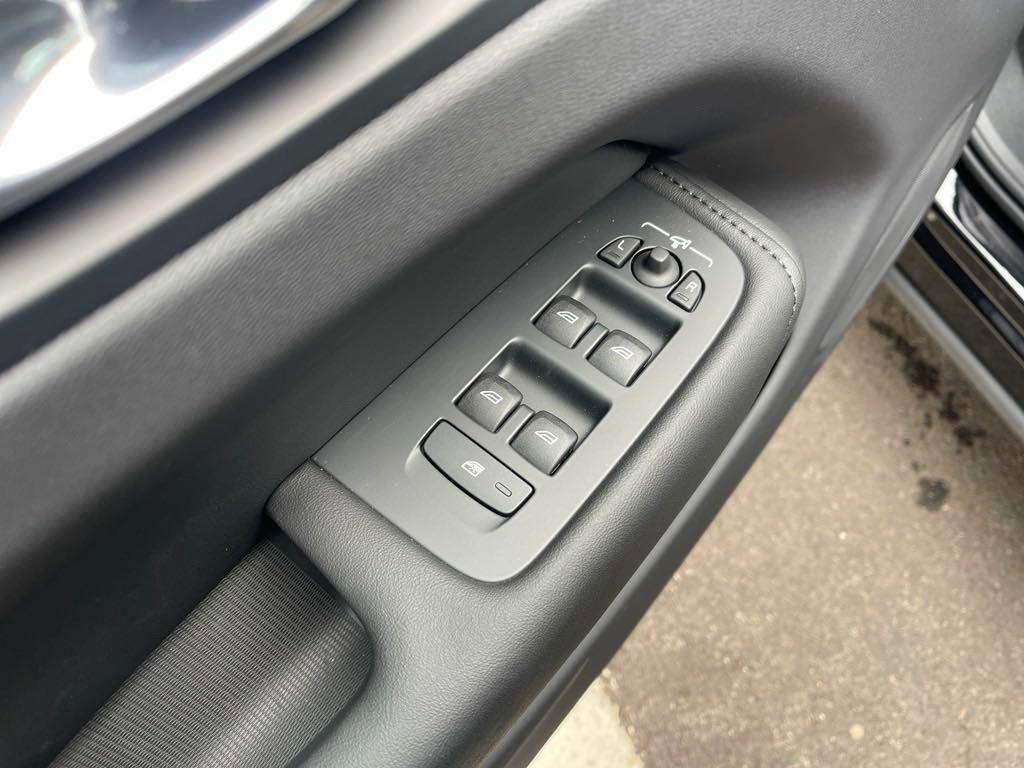 new 2025 Volvo XC60 Plug-In Hybrid car, priced at $55,990