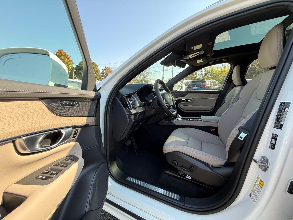 new 2026 Volvo XC90 car, priced at $71,825