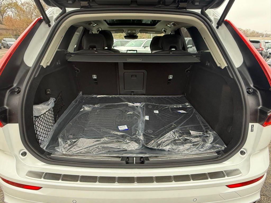 new 2026 Volvo XC60 car, priced at $61,525
