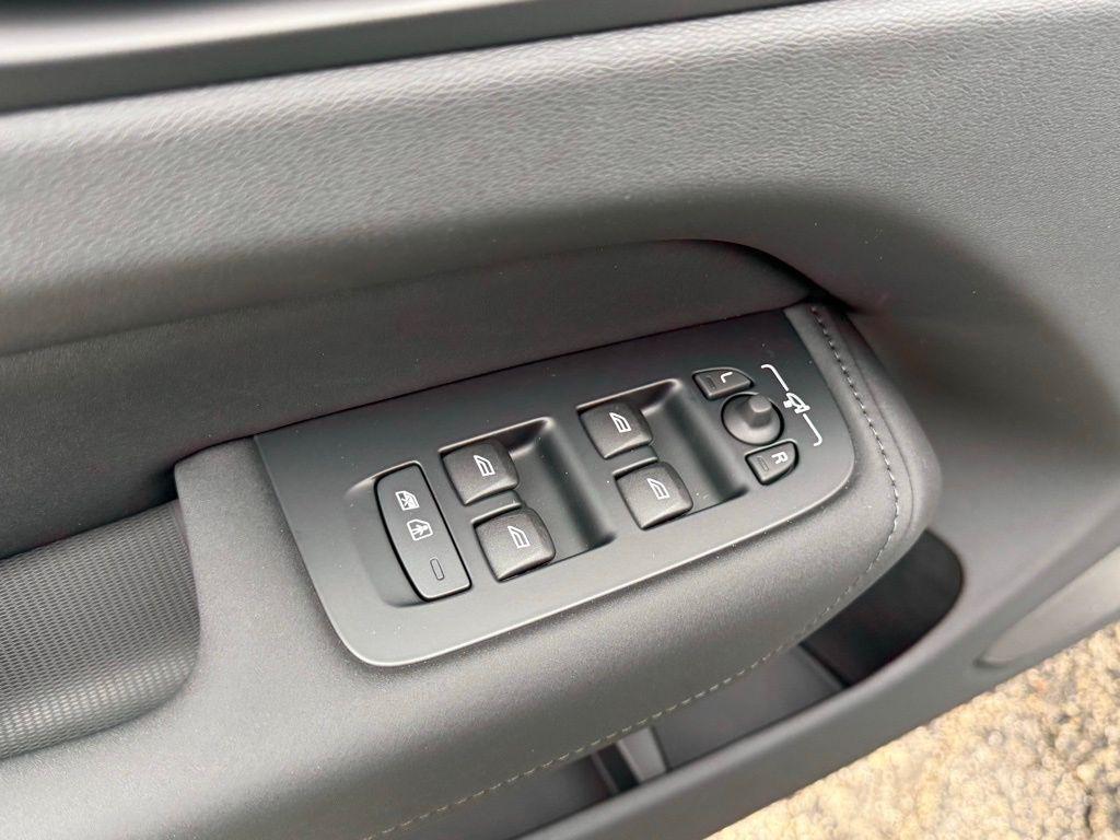 new 2026 Volvo XC60 car, priced at $61,525