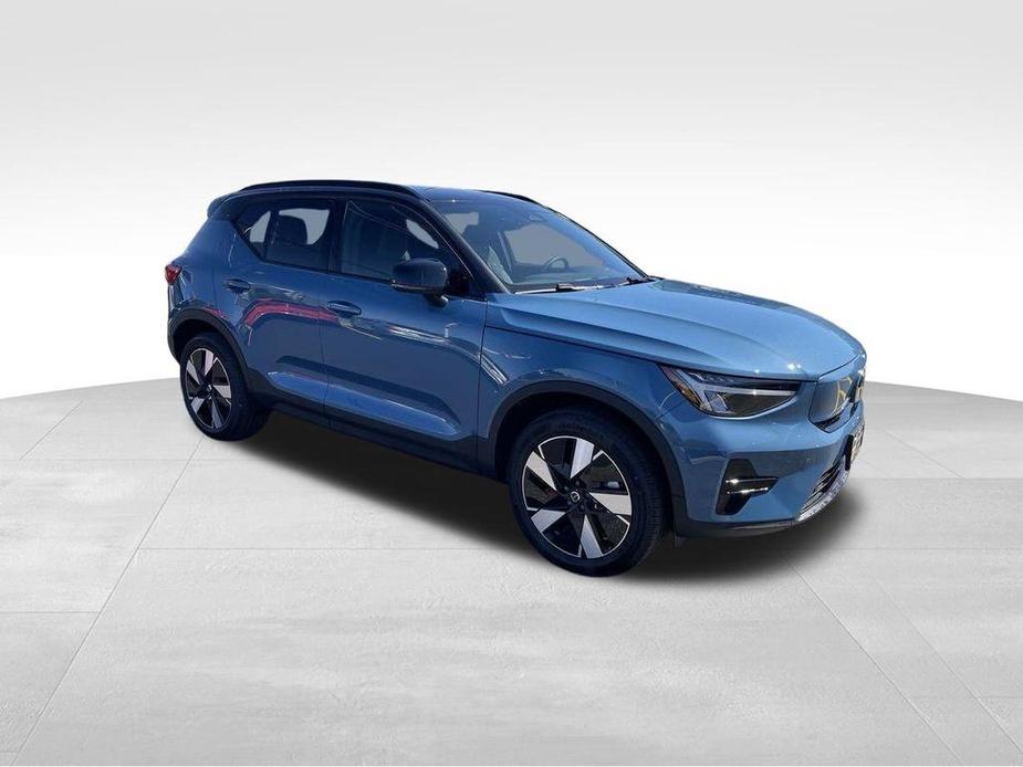 new 2024 Volvo XC40 Recharge Pure Electric car