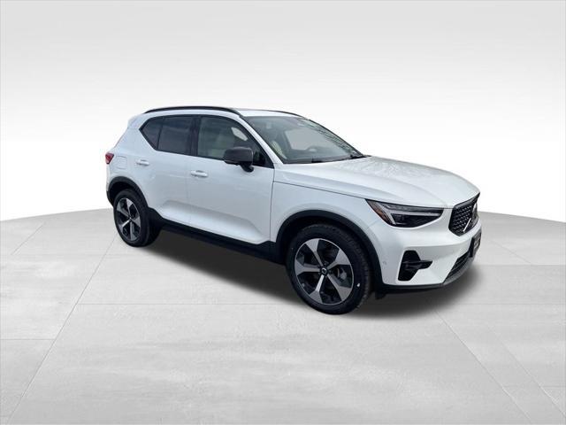 new 2025 Volvo XC40 car, priced at $45,645