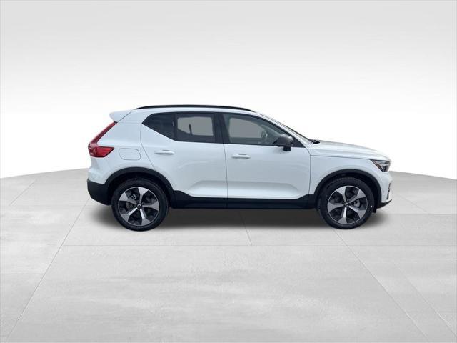 new 2025 Volvo XC40 car, priced at $45,645