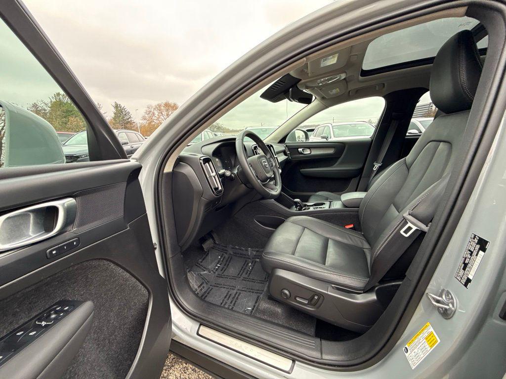 used 2025 Volvo XC40 car, priced at $31,808