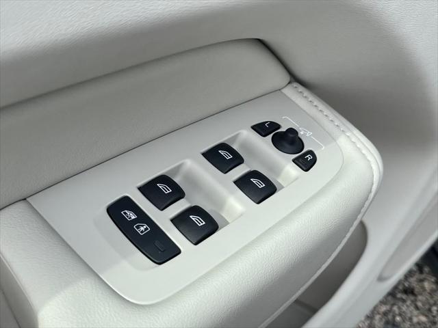 new 2025 Volvo XC60 Plug-In Hybrid car, priced at $66,260