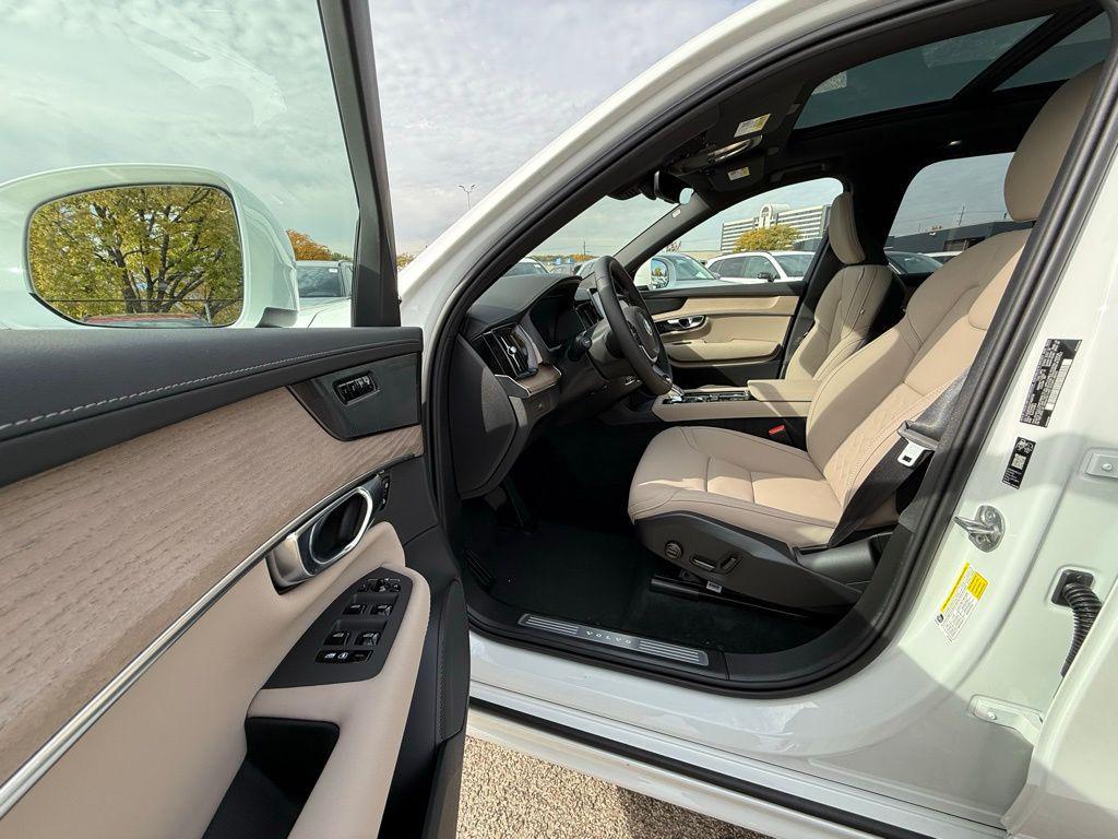 new 2026 Volvo XC90 car, priced at $71,825