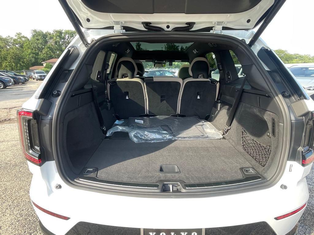 new 2025 Volvo EX90 car, priced at $84,312