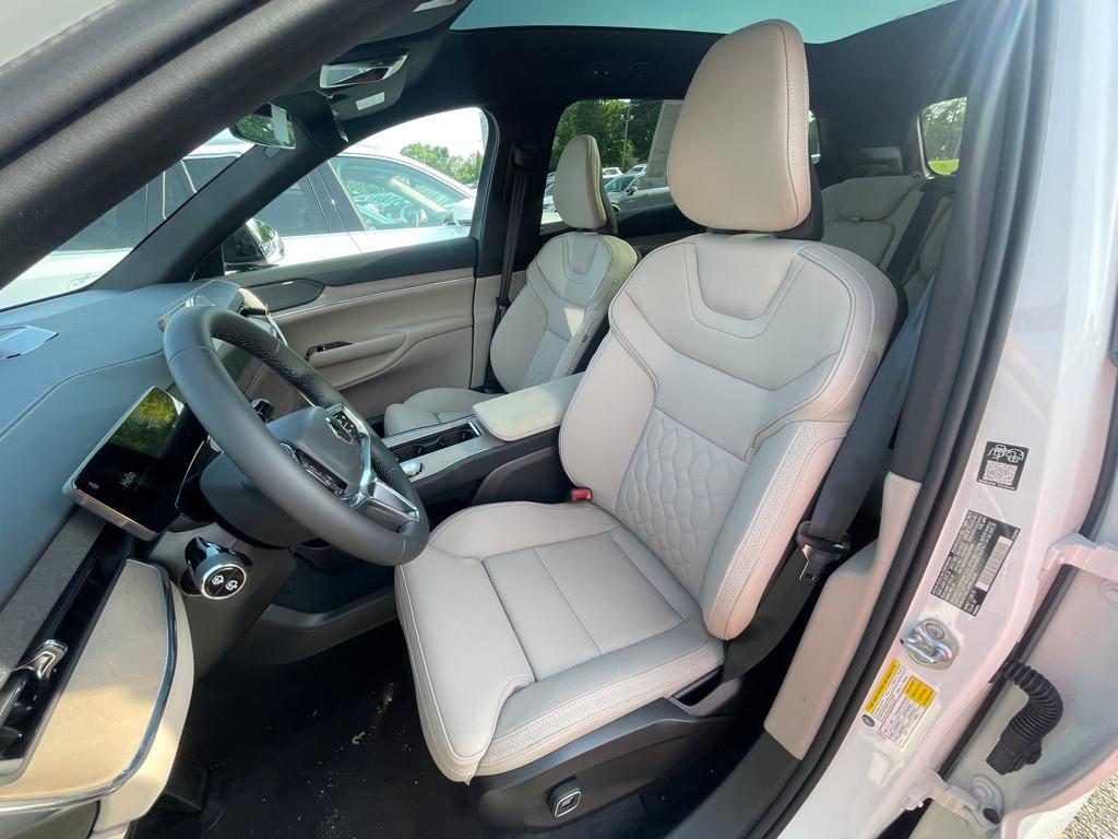 new 2025 Volvo EX90 car, priced at $84,312