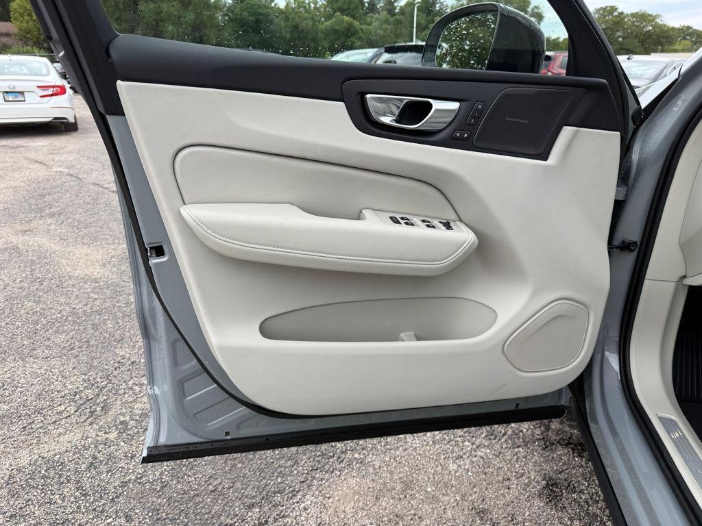 new 2026 Volvo XC60 car, priced at $60,135